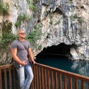 Meet your Posher, Edhem